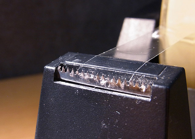 テープカッター ギザ刃の修理(2)
