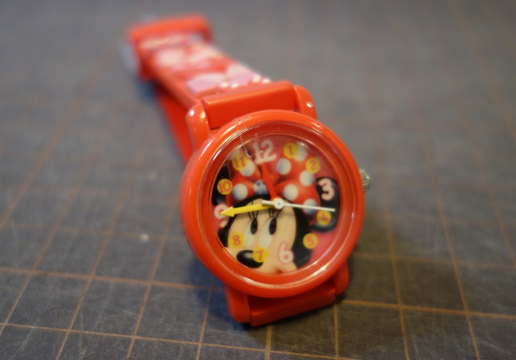 東京ディズニーランドで勝ったミニーの腕時計の電池交換