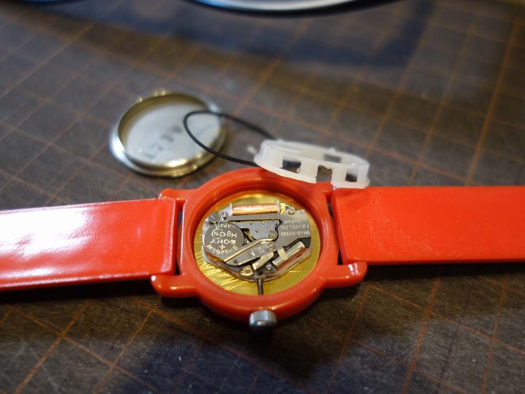 東京ディズニーランドで勝ったミニーの腕時計の電池交換
