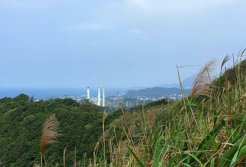 Brompton台湾輪行 2日目 大武崙砲台から望む台灣電力公司 協和発電所