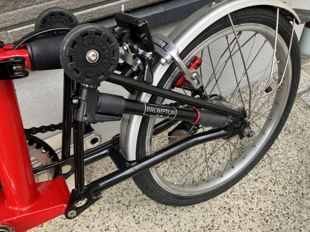 台湾ブロンプトンに純正インフレーター装着